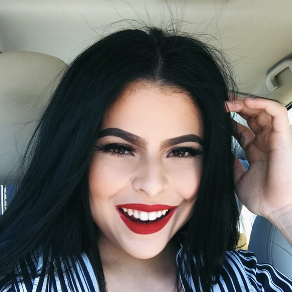 Meet your Posher, Iamcaralina - Picture 1 of 1